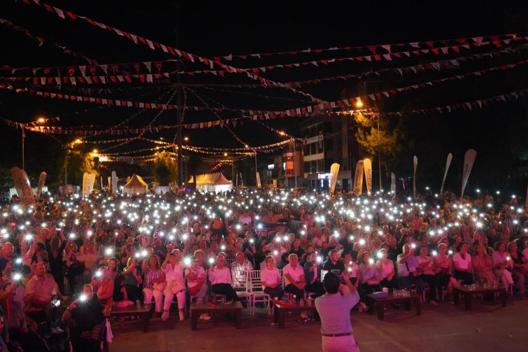 PHOTO-2026-08-27-10-14-42_1-755x503 ALTIEYLÜL’DE KURTULUŞ COŞKUSU ZİRVEYE ÇIKACAK