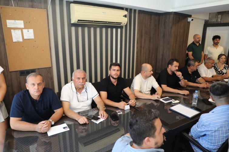 photo_2026-08-10_17-43-44-755x503 -	Edremit Belediye Başkanı Mehmet Ertaş ve 19 Meclis Üyesi Yeni Parti’ye katılmak için başvuru yaptı