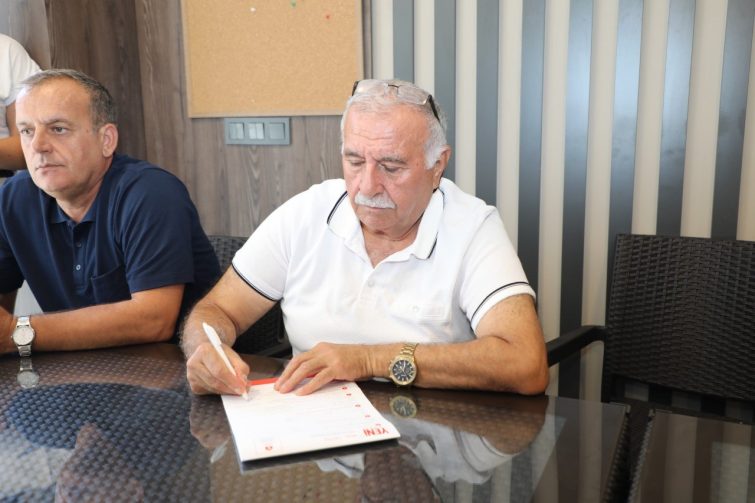 photo_2026-08-10_17-44-02-755x503 -	Edremit Belediye Başkanı Mehmet Ertaş ve 19 Meclis Üyesi Yeni Parti’ye katılmak için başvuru yaptı