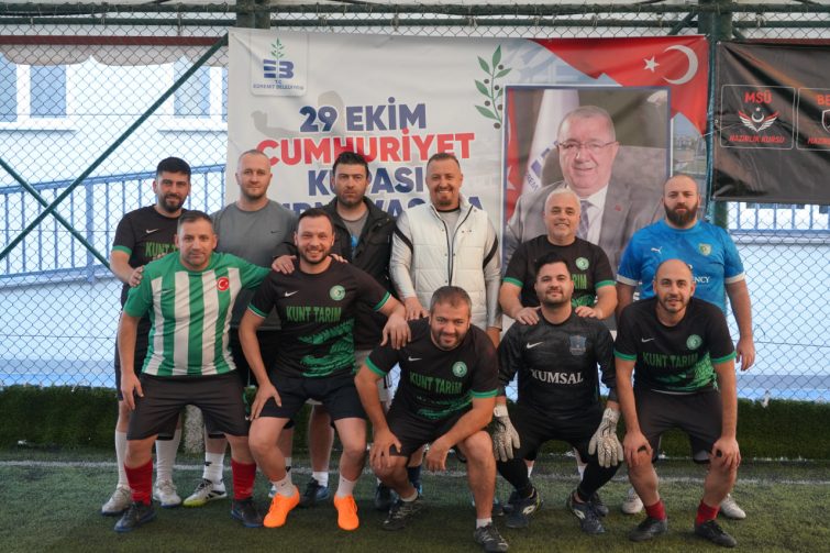 photo_11_2026-09-29_10-22-22-755x503 Edremit Belediyesi Cumhuriyet Kupası Halı Saha Turnuvası başladı