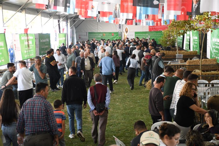 tarim_ve_hayvancilik_fuari_sehrin_uretim_gucunu_dunyaya_tanitti_5-755x503 Tarım ve Hayvancılık Fuarı Şehrin Üretim Gücünü Dünyaya Tanıttı