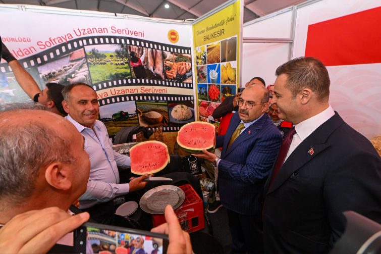 tarim_ve_hayvancilik_fuari_sehrin_uretim_gucunu_dunyaya_tanitti_6-755x503 Tarım ve Hayvancılık Fuarı Şehrin Üretim Gücünü Dünyaya Tanıttı