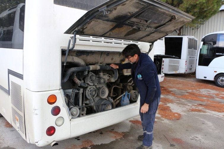 IMG_9457-755x503 EDREMİT BELEDİYESİ’NDE ARAÇ BAKIMINDA HIZLI VE EKONOMİK DÖNEM