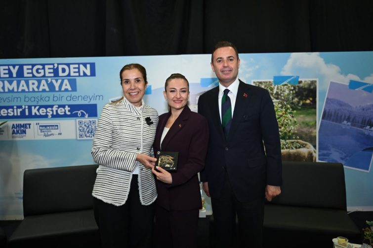 akin_balikesirimizin_adini_uluslararasi_turizmde_hak_ettigi_noktaya_tasiyoruz_3-755x503 Akın: “Balıkesir’imizin adını uluslararası turizmde hak ettiği noktaya taşıyoruz”